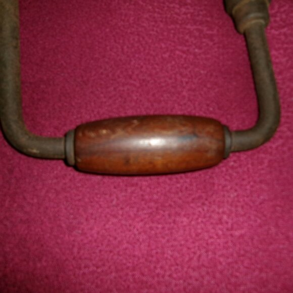 Vintage Bit Brace Hand Drill Universal Jaws Antique Carpentry Woodworking Tool - Picture 2 of 6